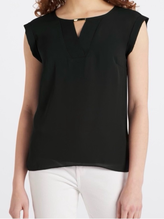 Fortune + Ivy Tops - Fortune + Ivy Black Cap-Sleeve V-Neck Women's To